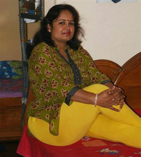 52 Mallu Aunties Nude Images Of Big Ass, Boobs, & Pussy